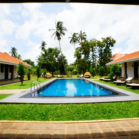 Hotel Lespri Grand Negombo Esterno foto
