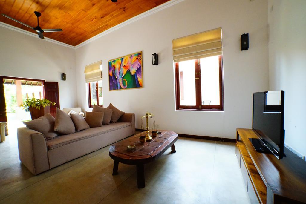 Hotel Lespri Grand Negombo Esterno foto