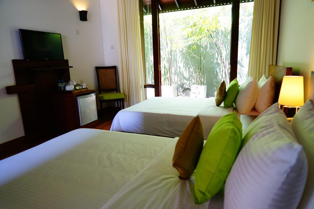 Hotel Lespri Grand Negombo Esterno foto