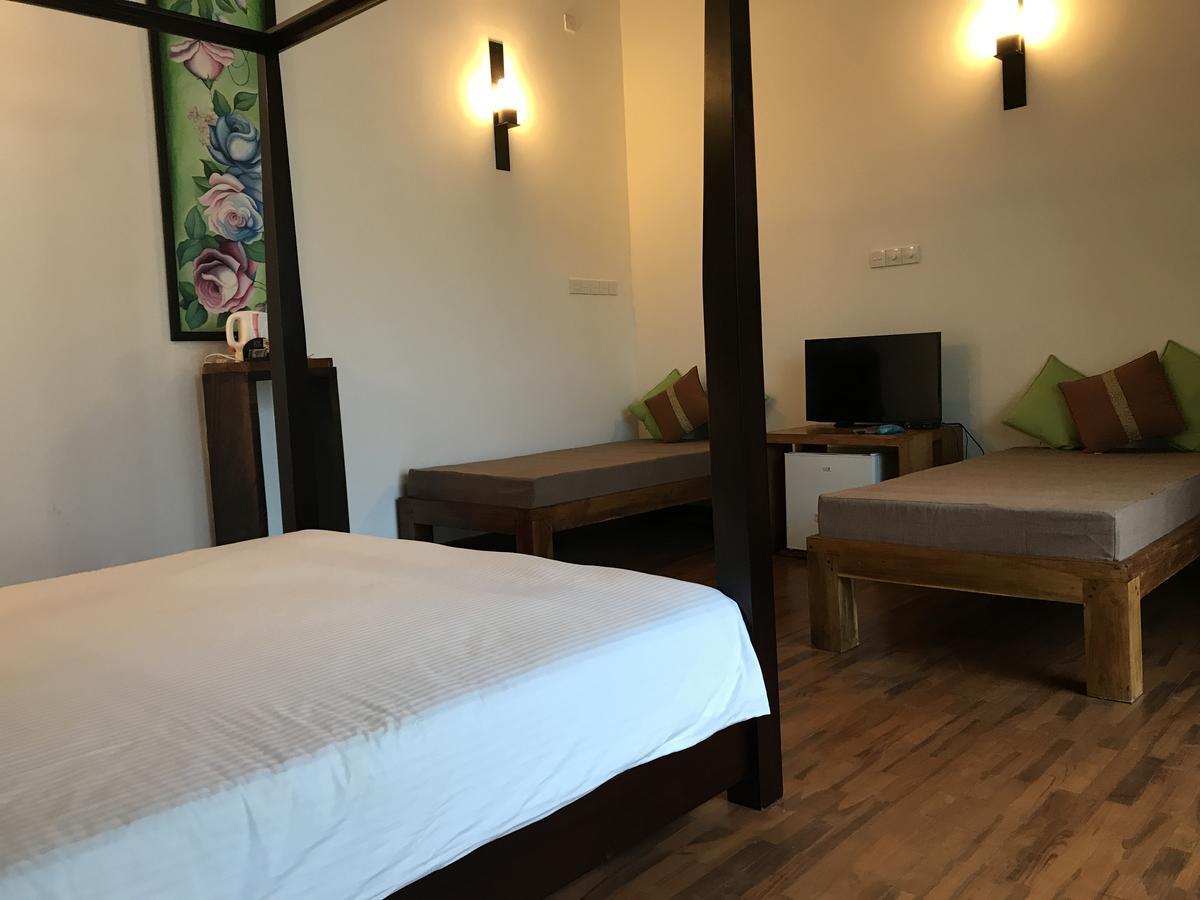 Hotel Lespri Grand Negombo Esterno foto