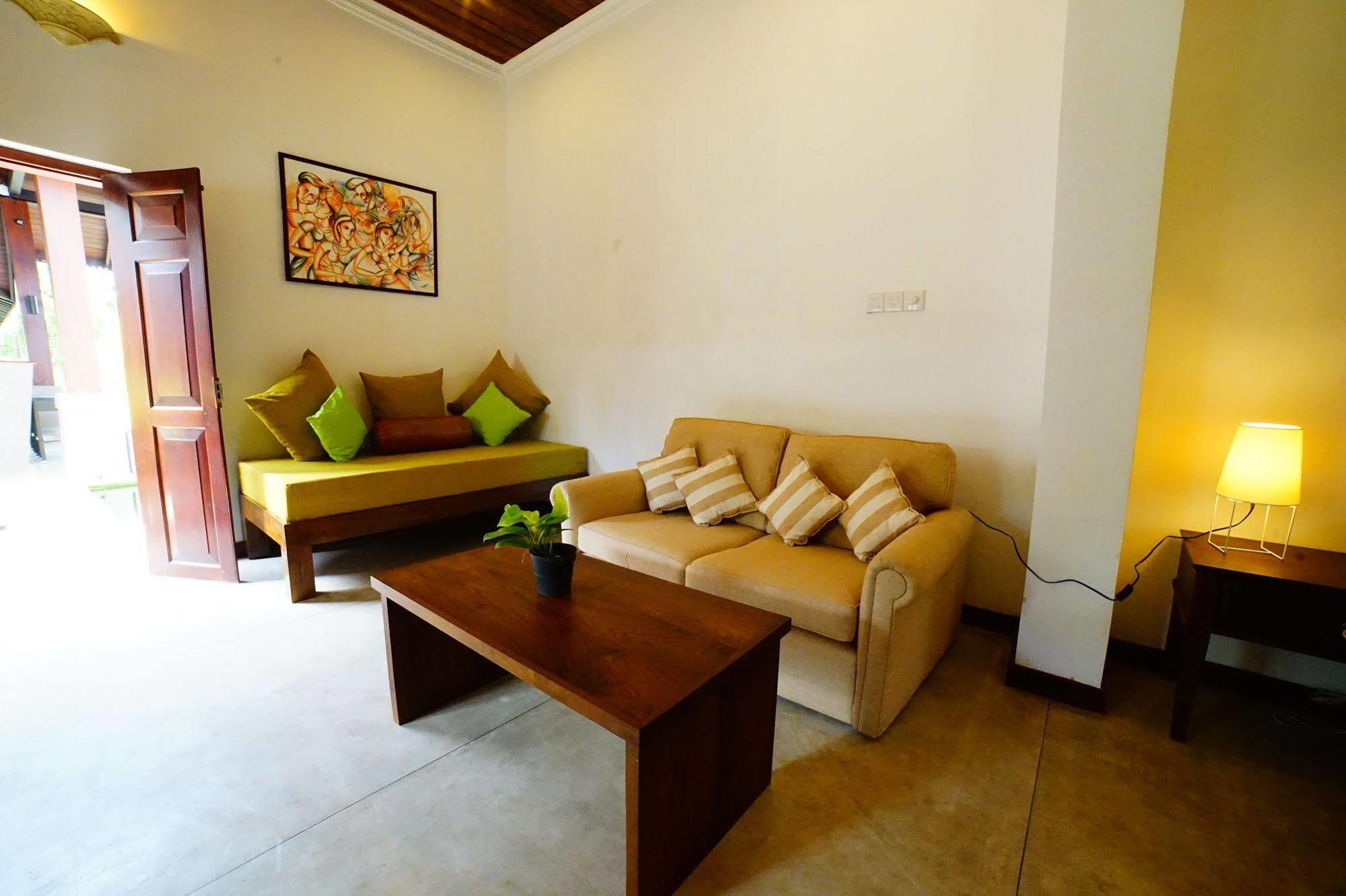 Hotel Lespri Grand Negombo Esterno foto