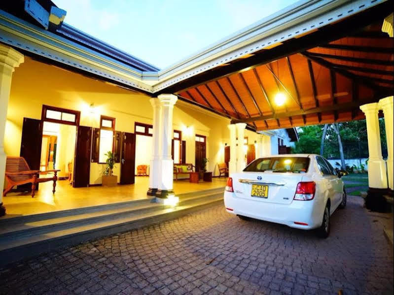 Hotel Lespri Grand Negombo Esterno foto