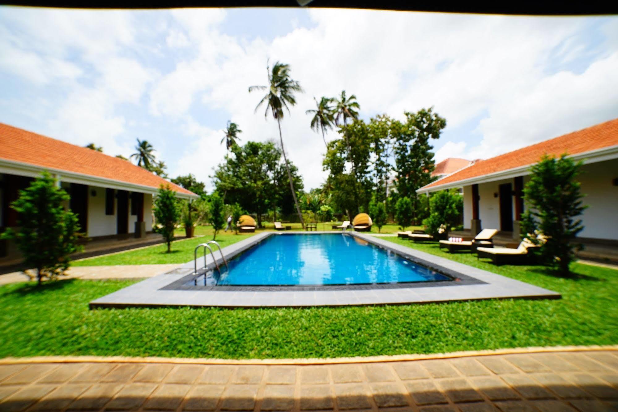 Hotel Lespri Grand Negombo Esterno foto