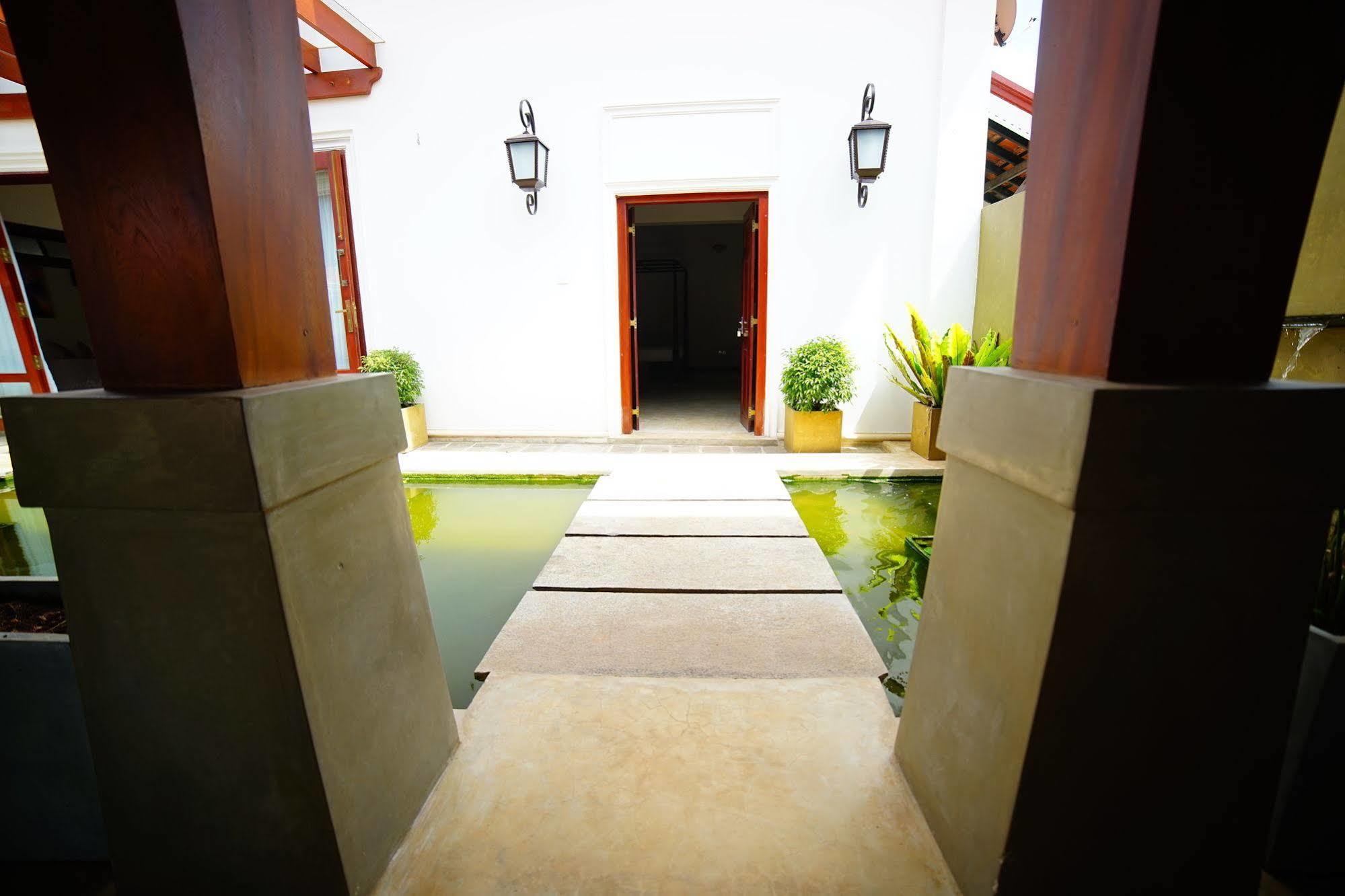 Hotel Lespri Grand Negombo Esterno foto